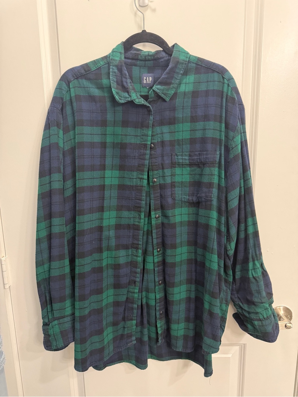 GAP women’s  Blue & Green Plaid Button-Up Flannel Shirt
